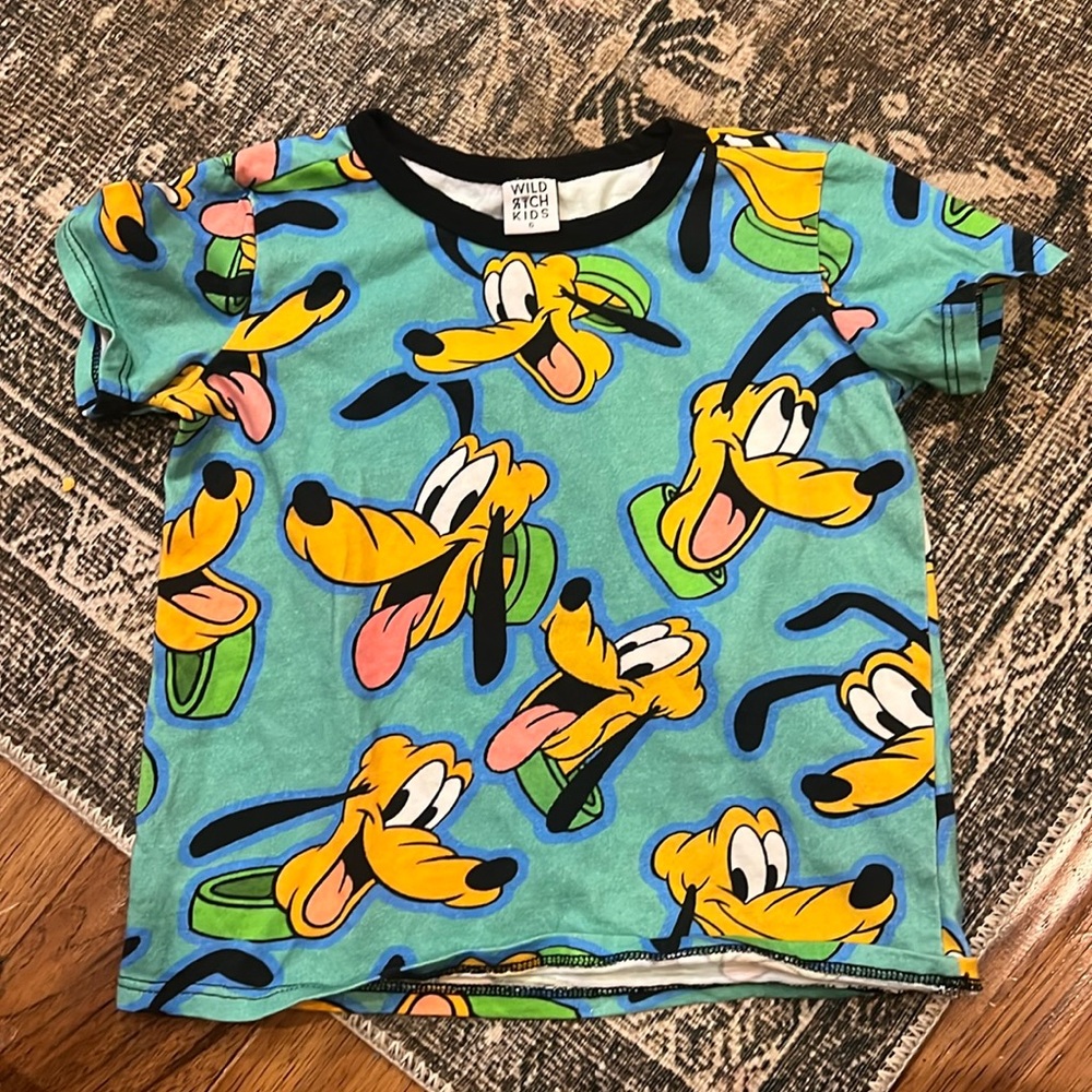 Wild Rich Kids Pluto faces t shirt size 6